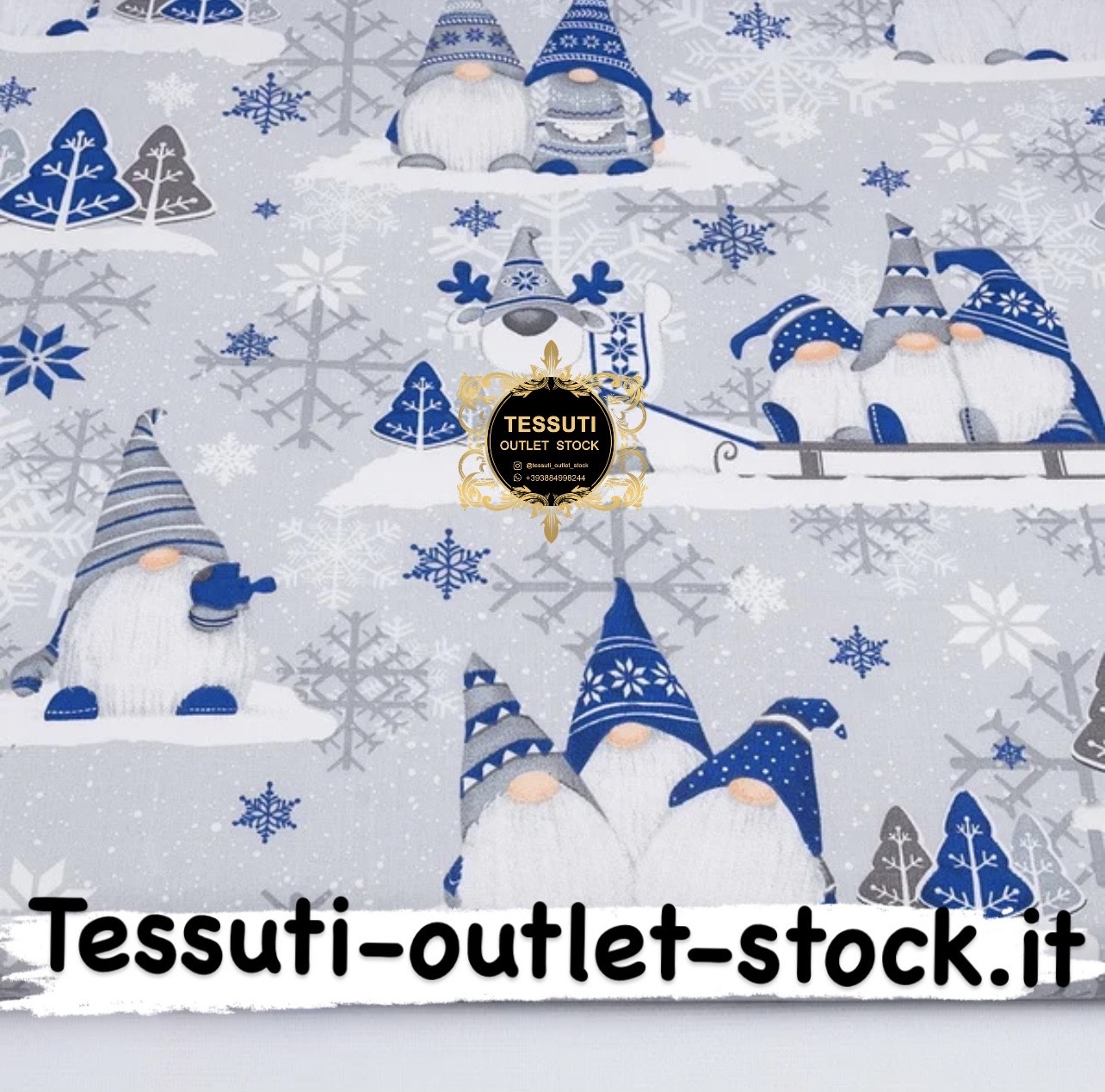 Tessuto di cotone natalizio&quot;Trio di gnomi scandinavi&quot; blu su grigio chiaro №3855
