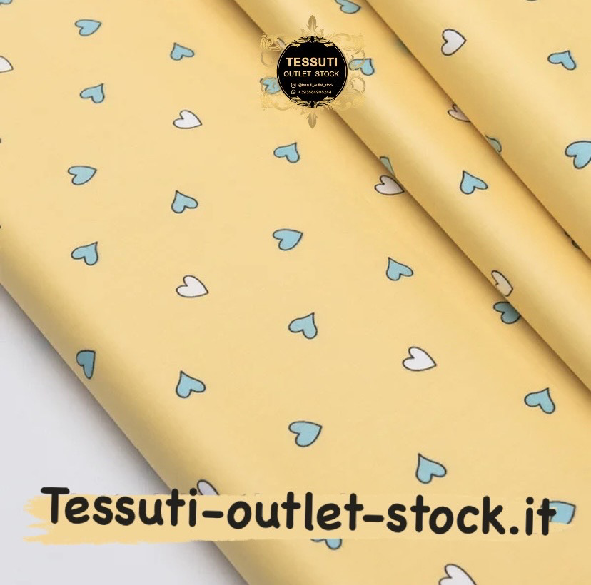 Tessuto di cotone rasatello con cuori blu e bianchi su sfondo giallo, № 3625c