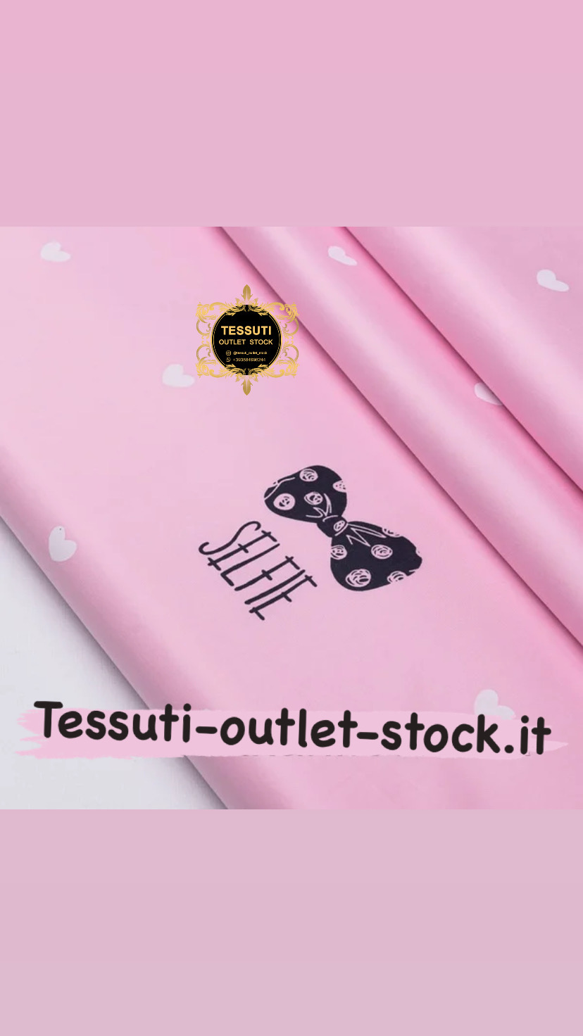 Tessuto di cotone rasatello &quot;Cuori bianchi e fiocchi neri Selfie&quot; su sfondo rosa, №3784с