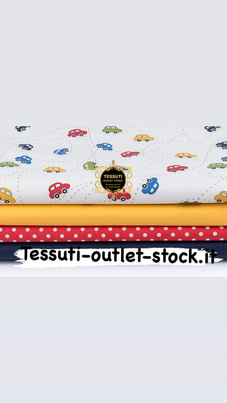 Set di tessuti di cotone 40 * 40 cm con 4 pezzi &quot;Mini automobili e piselli su rosso&quot; №217