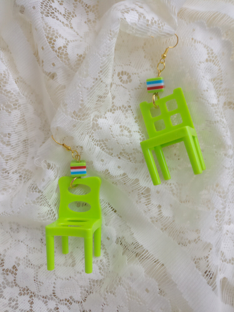 Toy chair earrings/clips 6cm