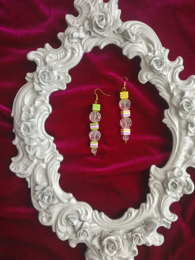 Color beads earring