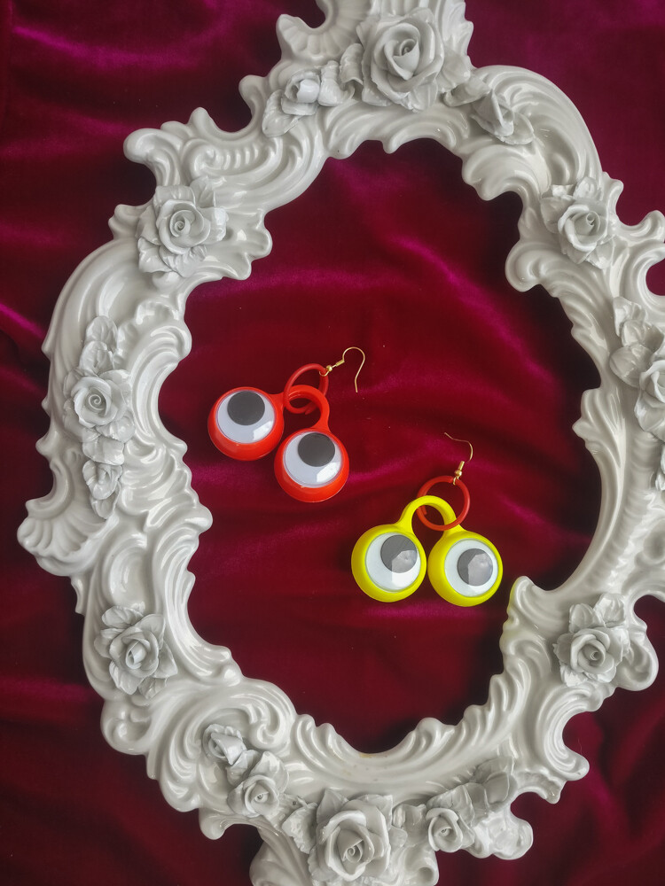 Toy eyes earrings