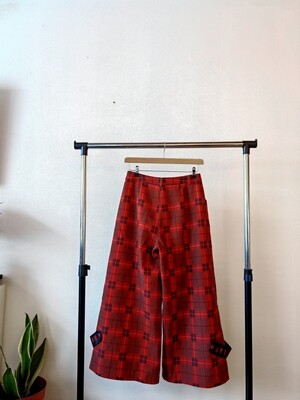 Dark red thick bell bottom pants M/L