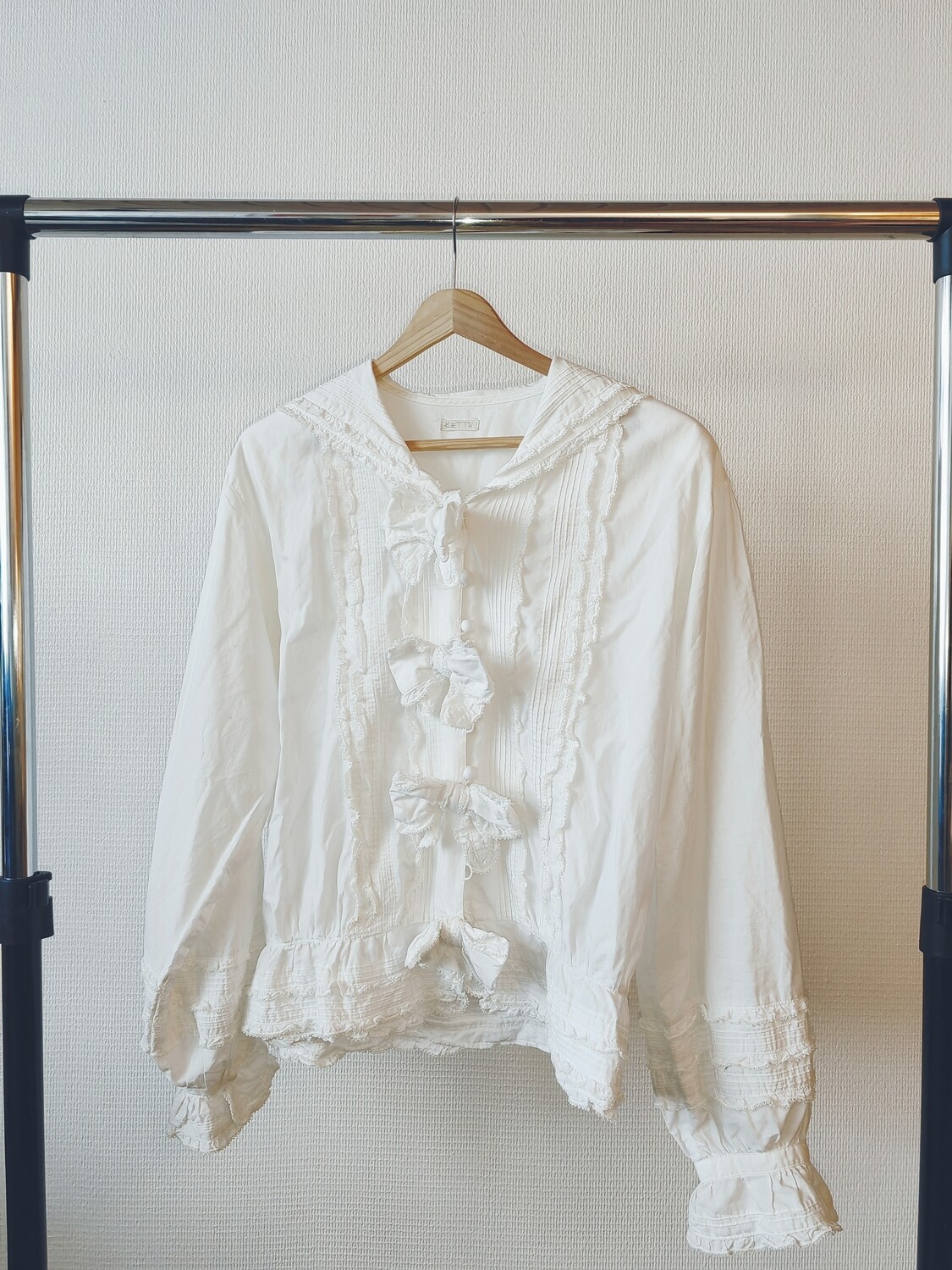 White cotton bow shirt M/L