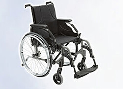 Fauteuil roulant manuel + Un accessoire
