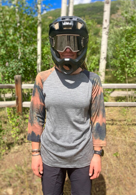 Women's Medium :: Plant Dyed Light Weight Merino 3/4 Sleeve MTB Jersey :: Air Vent Backing :: One Of A Kind