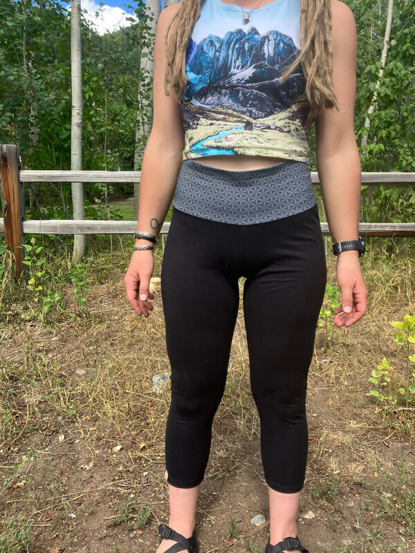 Women's Medium :: Flower Of Life Hemp Yoga Leggings :: Mid Weight Hemp/Organic Cotton Stretch :: 7/8 Length
