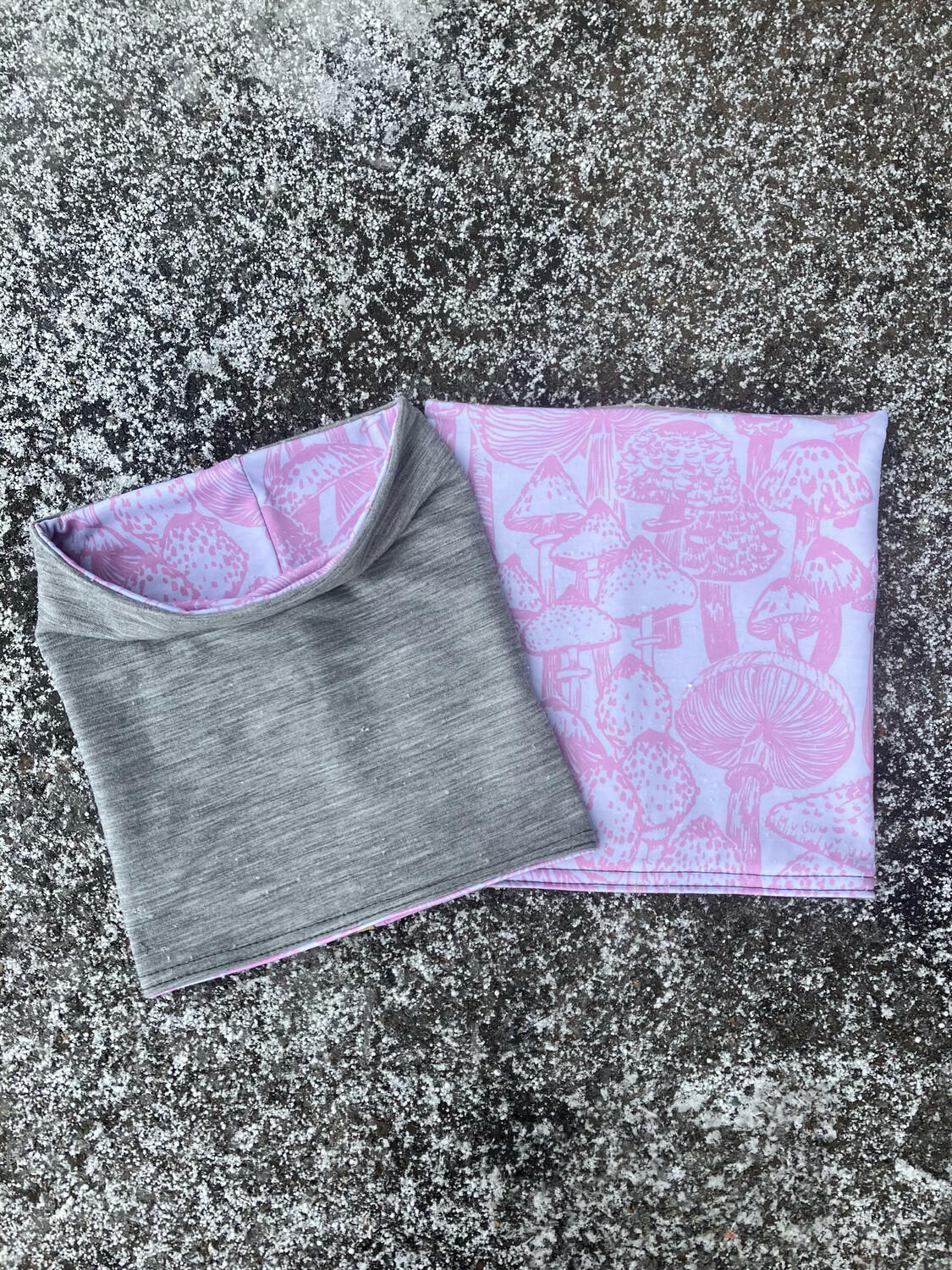 Powder Day Neck Gaiter :: Reversible Merino Fleece :: Pink Shrooms / Grey