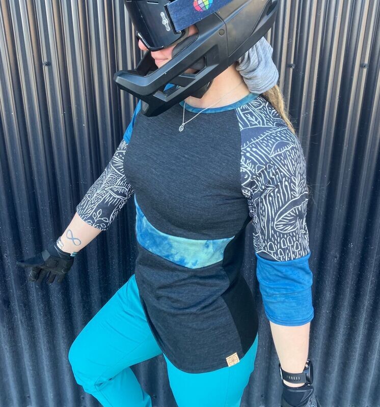 Women's XS :: Up Cycled Plant Dyed Light Weight Merino Wool 3/4 Sleeve Active Jersey :: Made From Scraps :: One Of A Kind