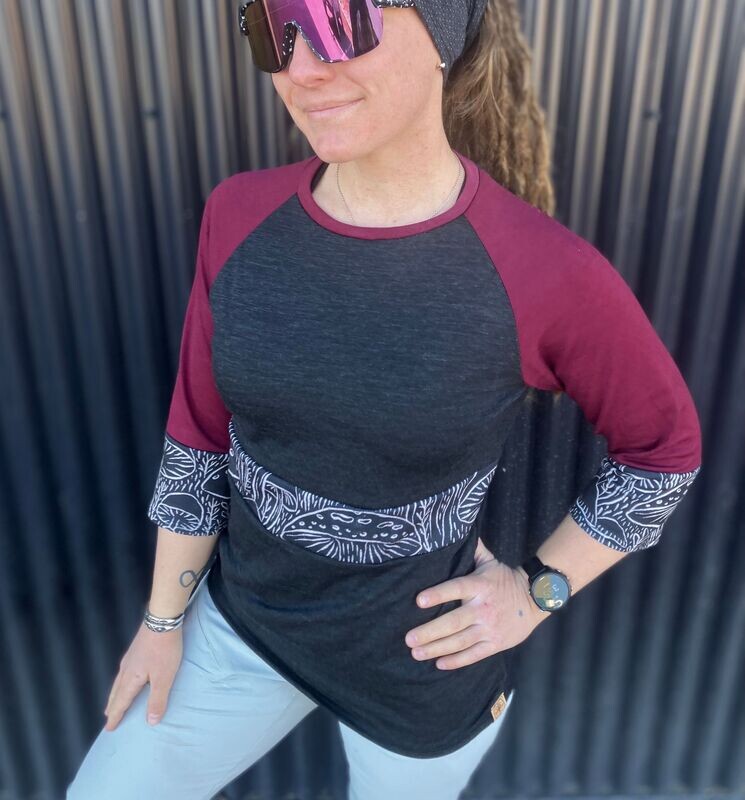 Women's Small :: Up Cycled Plant Dyed Light Weight Merino Wool 3/4 Sleeve Active Jersey :: Made From Scraps :: One Of A Kind