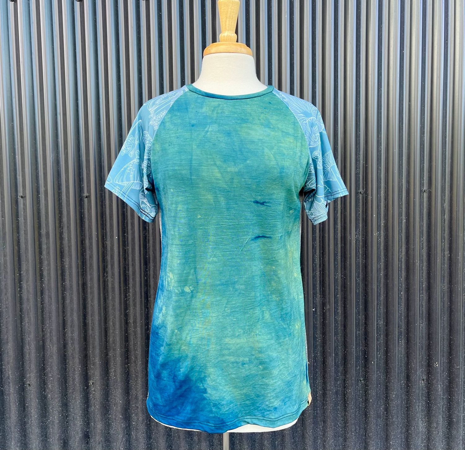 Women's Large :: Plant Dyed Merino Wool Active Jersey :: Short Sleeve :: Mushroom Forager :: One Of A Kind