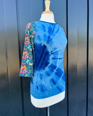 Women's XS :: Plant Dyed Merino Wool 3/4 Sleeve Active Jersey :: Indigo Mariposa :: One Of A Kind