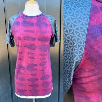 Women's Medium :: Plant Dyed Merino Wool Active Jersey :: Short Sleeve :: Flower Of Life :: One Of A Kind