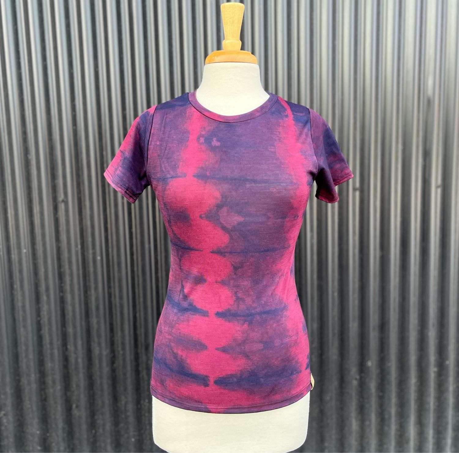 SAMPLE :: Women's Small :: Plant Dyed Merino Wool Tech Tee :: One Of A Kind