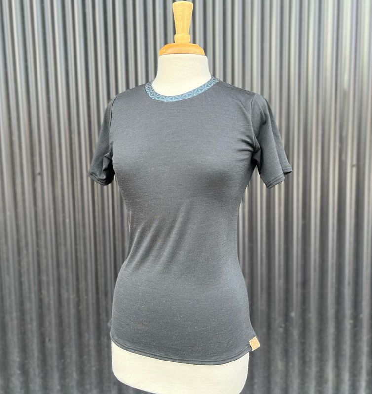 SAMPLE :: Women's Medium :: Merino Wool Tech Tee :: Flower Of Life
