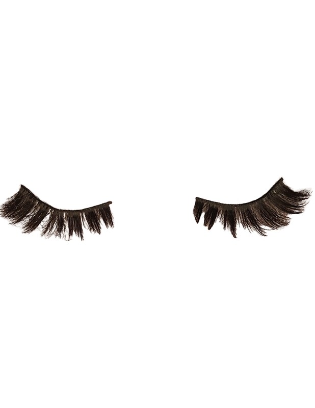 &quot;Iconic&quot; lashes