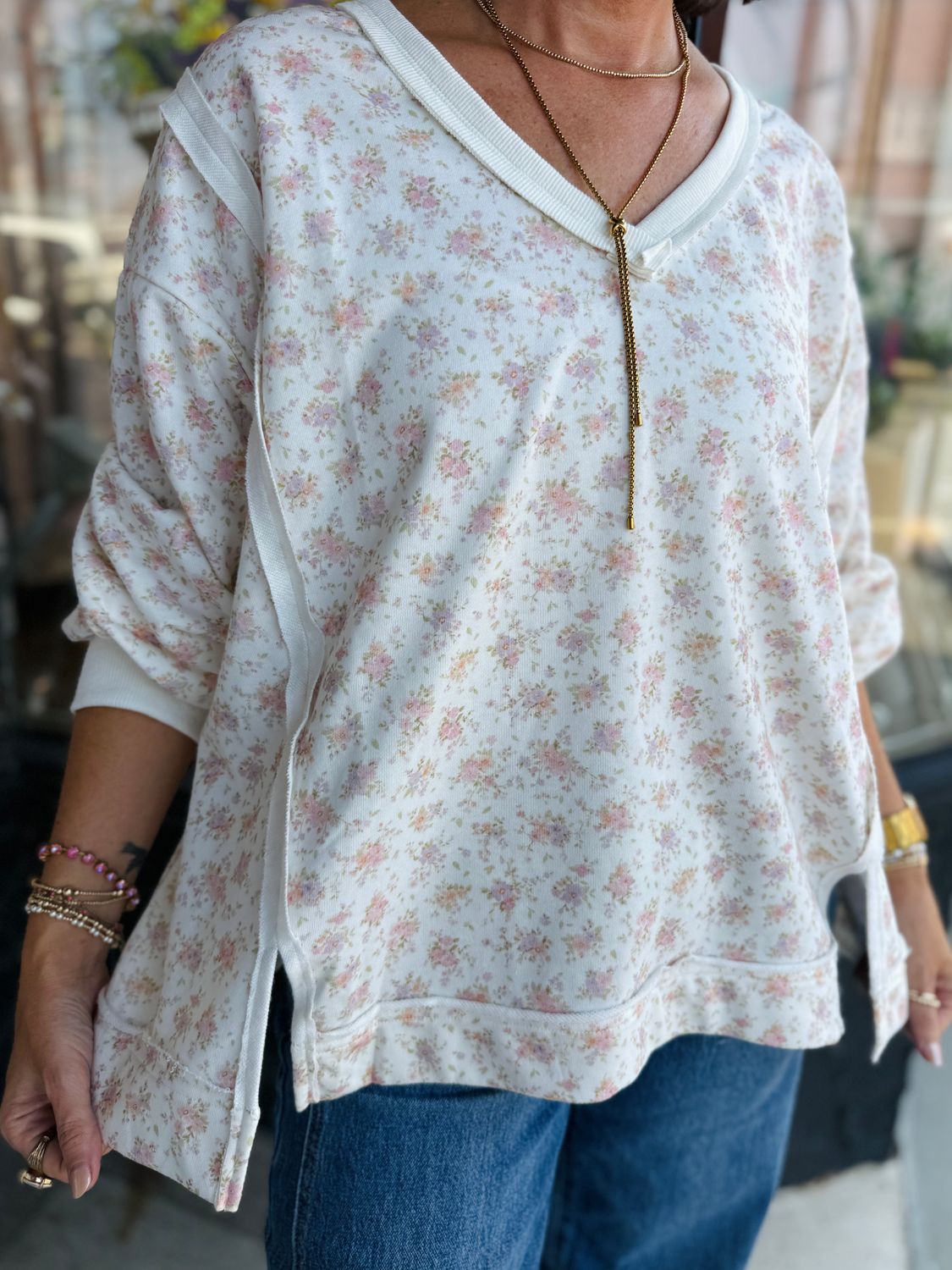 4547 V Neck Sweatshirt