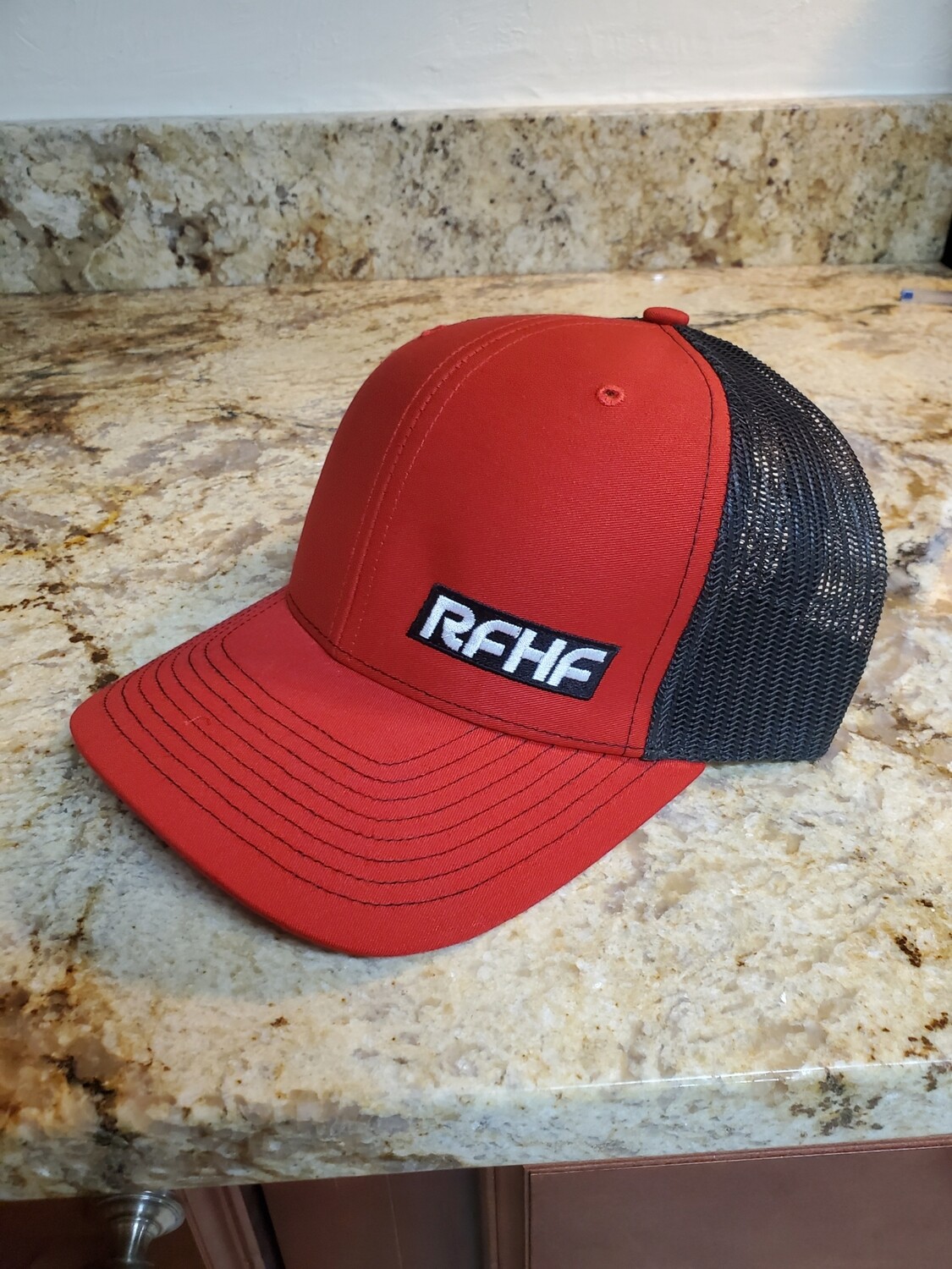 Richardson 112 Red/black/white low pro logo