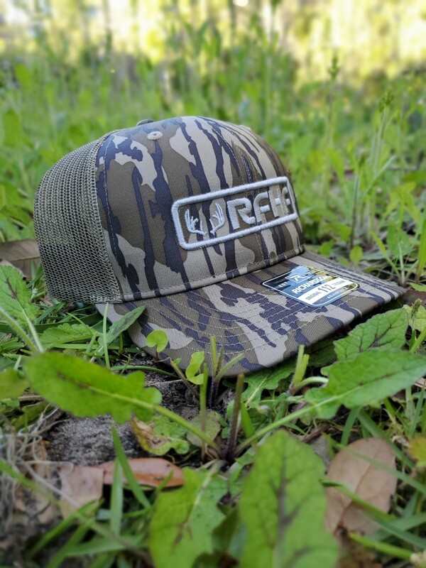 Richardson 112 in mossy oak bottomland camo/tan antler logo