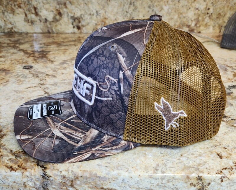max 7 / tan logo /duck