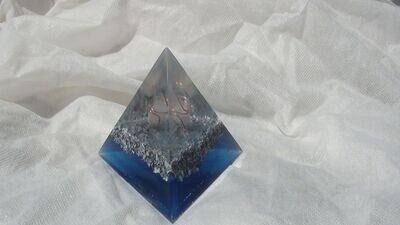 Medium Tetrahedron Orgonite- Blue/ Arkansas Quartz Crystal/ Quartz Crystal Raw Stones & Minerals