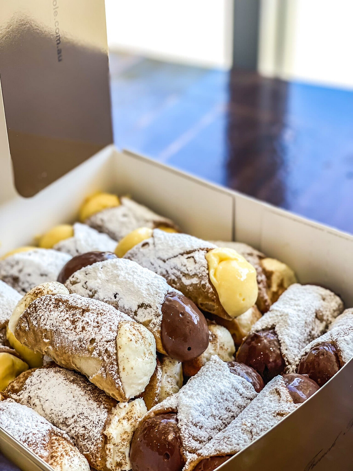 Cannoli Box