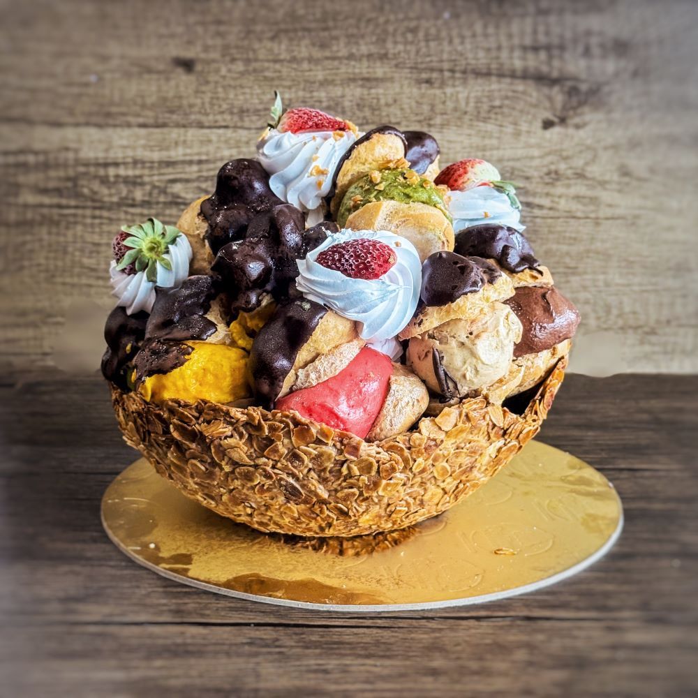 Profiterole Ice Cream Cake - 17 Pieces