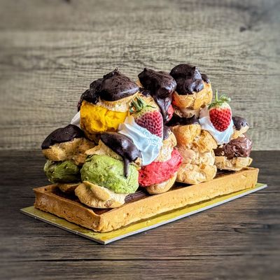 Profiterole Ice Cream Cake - 11 Pieces