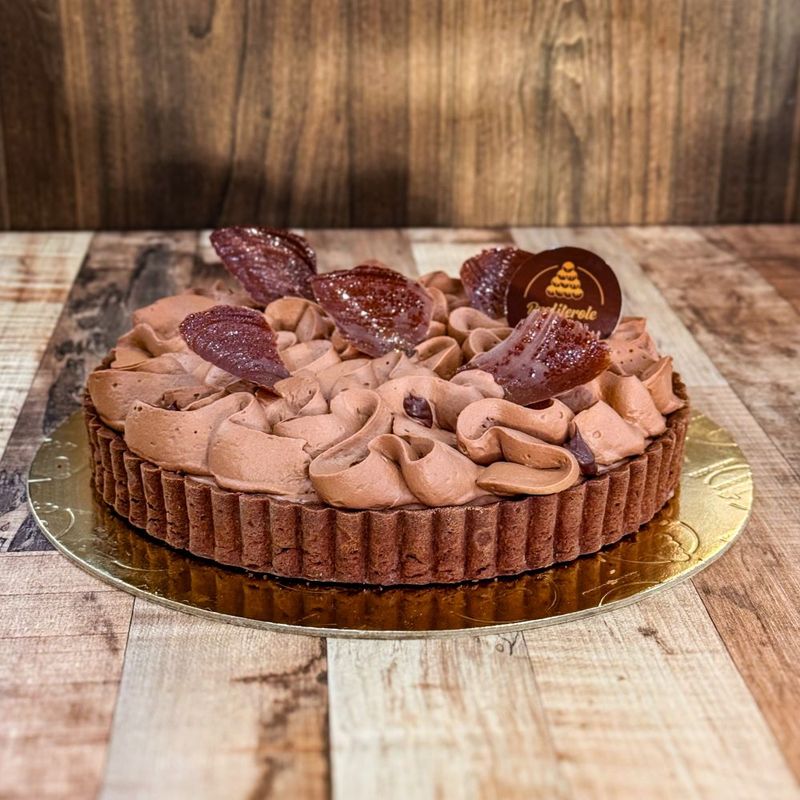 chocolate tart cake with shortbread base and chocolate mousse