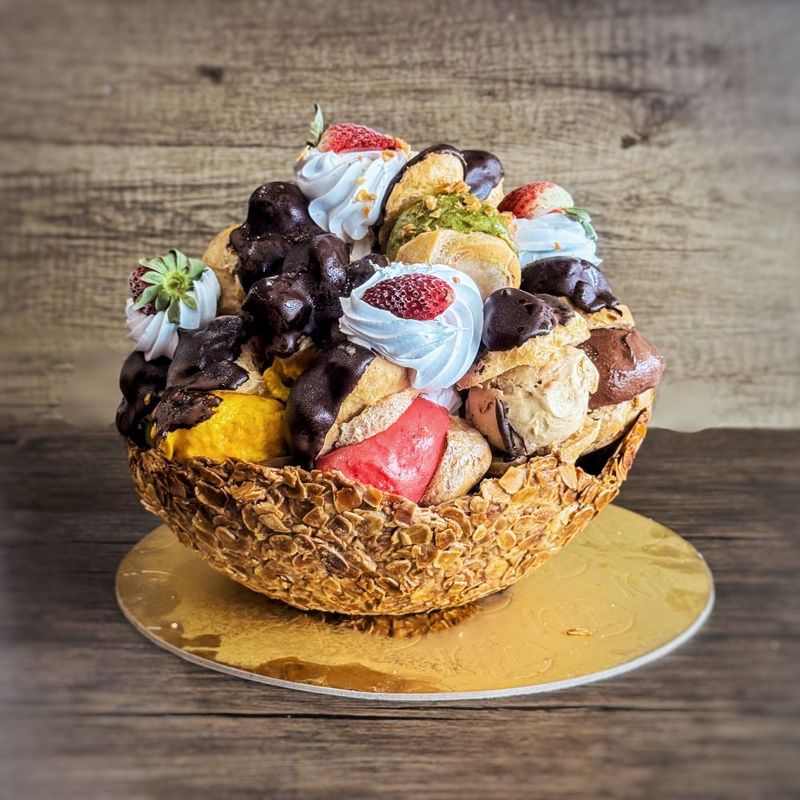 Profiterole Ice Cream Cake - 17 Pieces