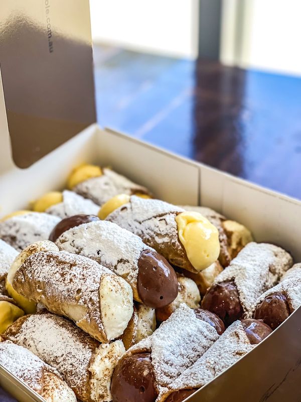 Cannoli Box