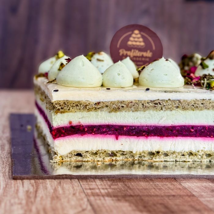 pistachio raspberry bliss cake full view