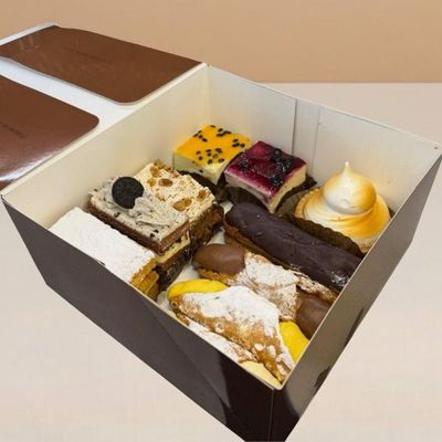 10-piece box of classic cakes