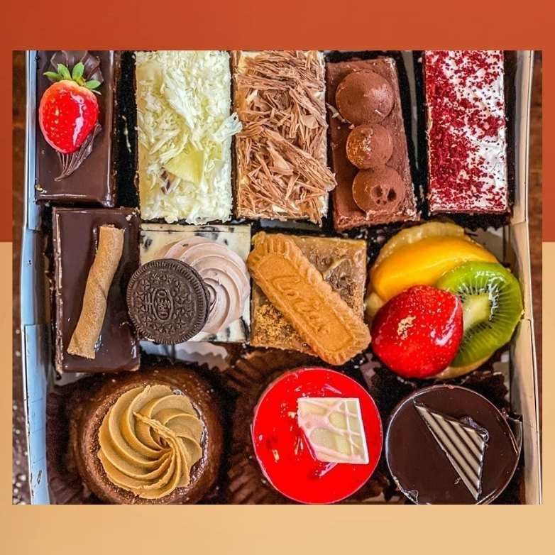 10 Deluxe Sweet Pieces Box