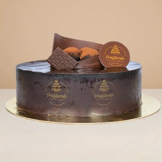 side view of the chocolate mousse cake