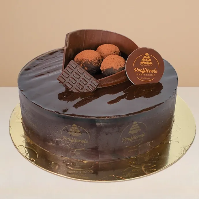 side view of the chocolate mousse cake