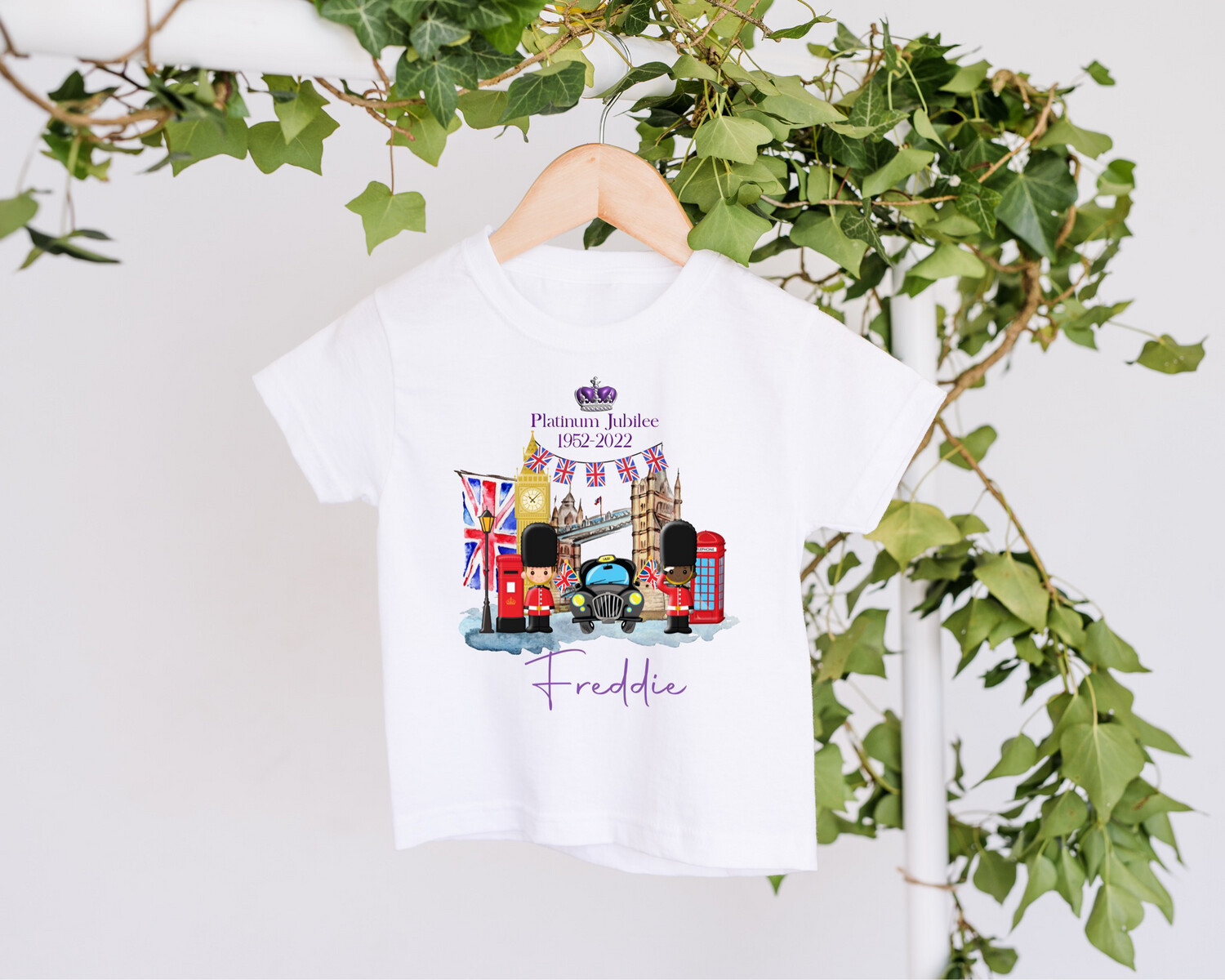 Queens Platinum Jubilee T Shirt