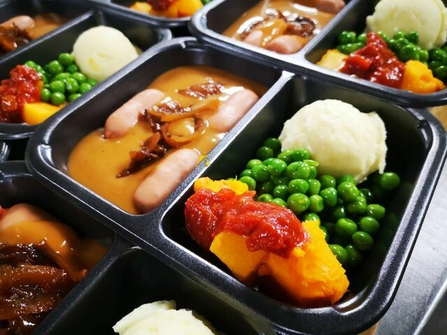Braised Sausages & Onions with Gravy