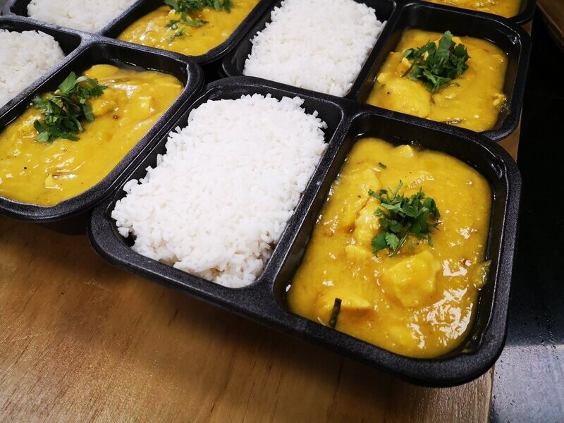 Chicken Kafir Lime Curry  (Med)