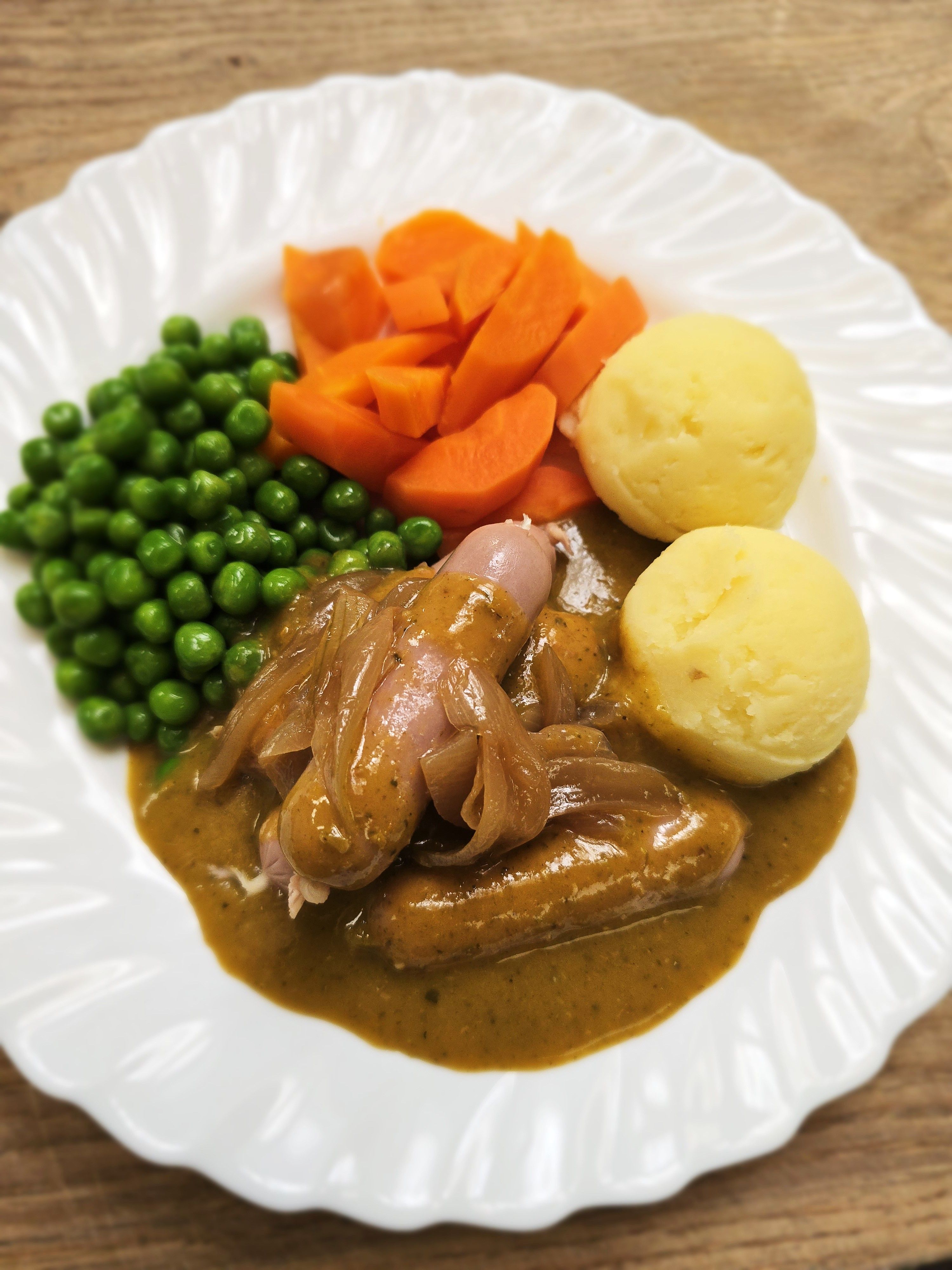 Braised Sausages & Onions