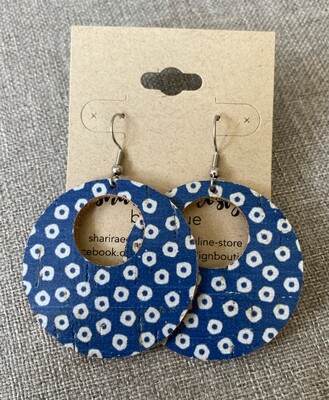 Blue &amp; White Spots Circle Cutouts