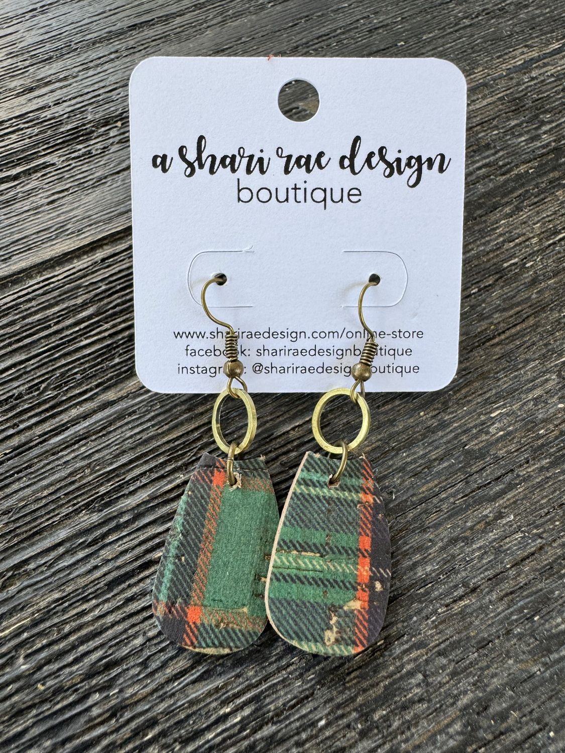 Green Plaid Basket Weave Curved Oval Small Brass Circles