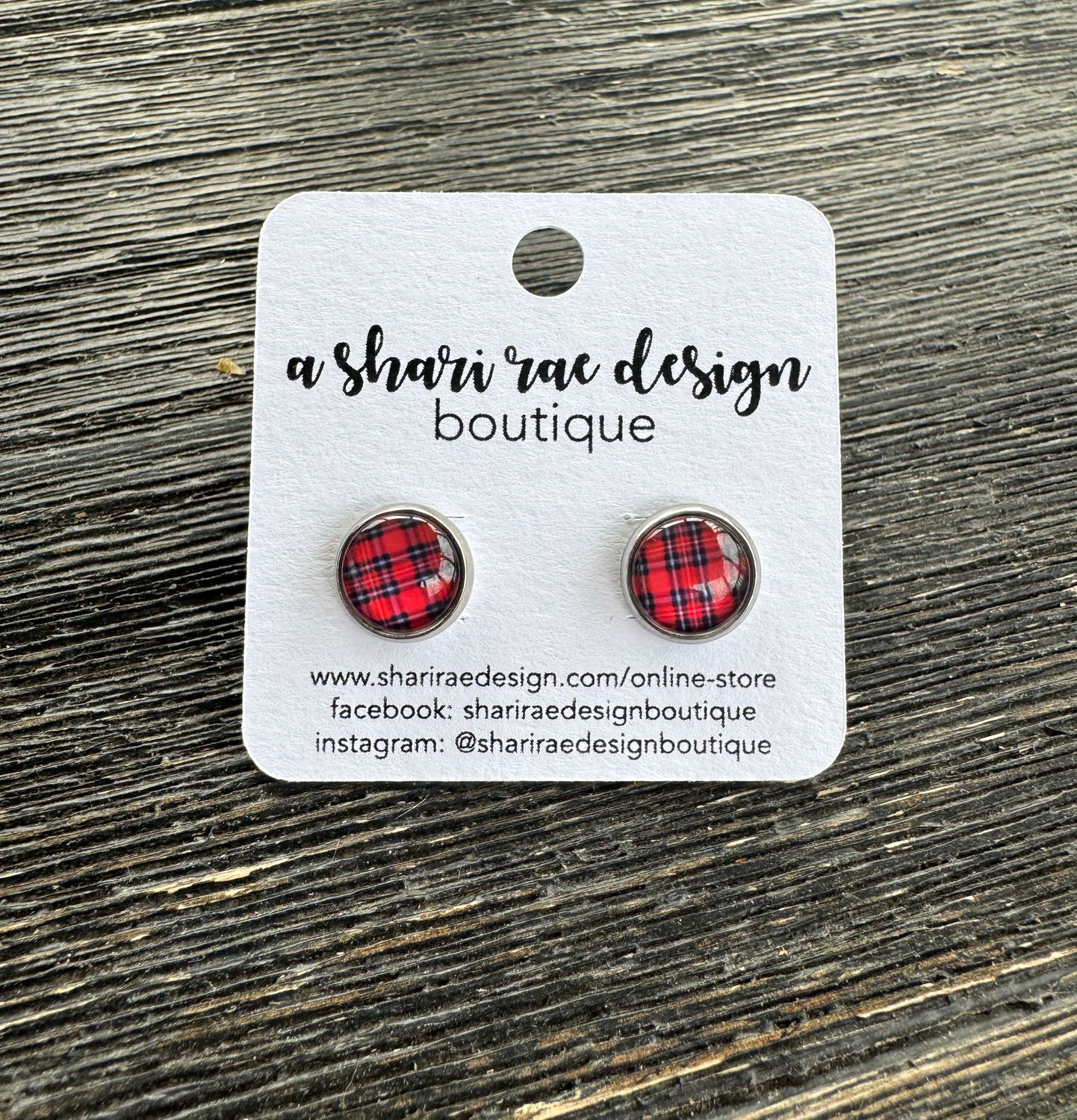 Red &amp; Black Plaid Dome Studs 10mm