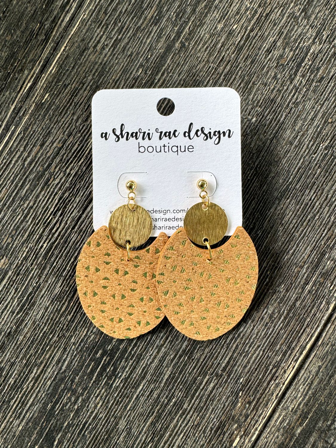 Pecan Gold Fleck Oval Cutout with Brass Circles