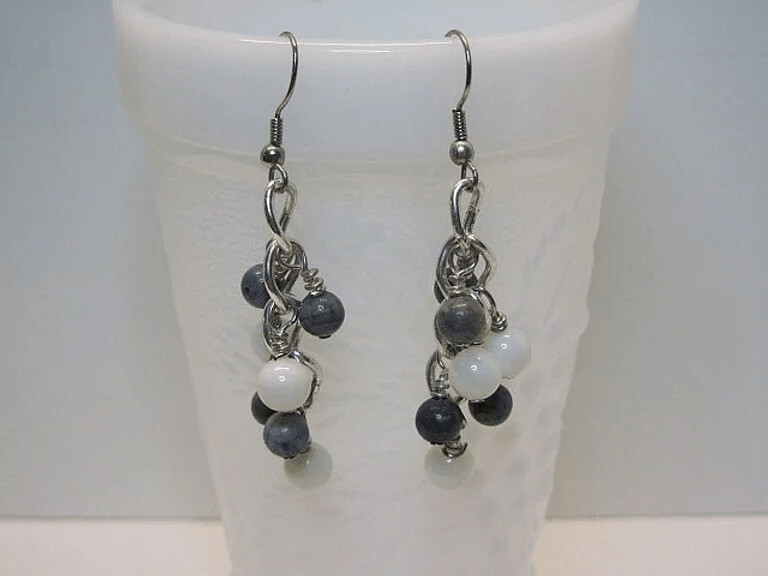 Blue Sponge Coral and White Riverstone