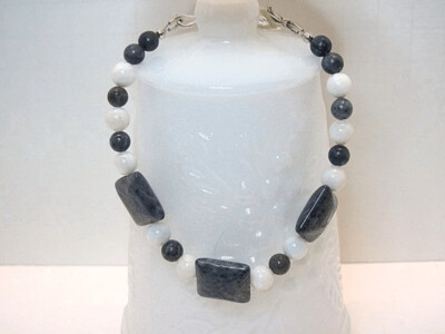 Blue Sponge Coral and White Riverstone