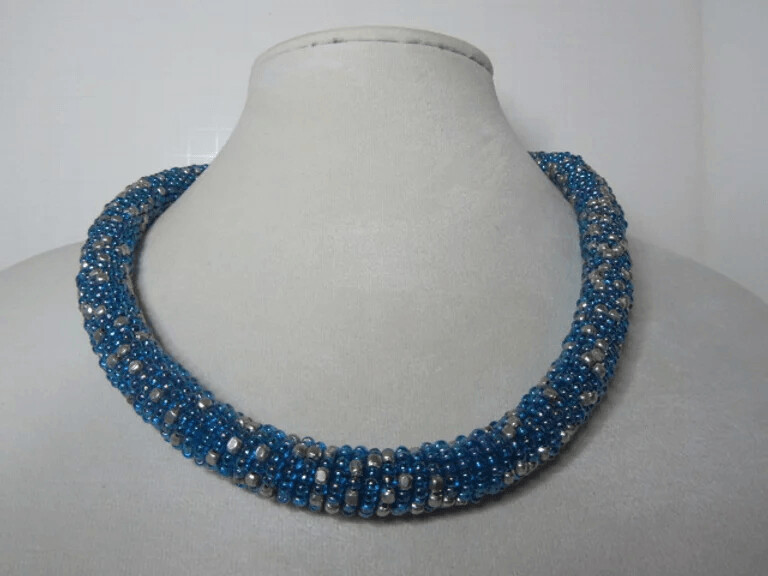 Seed Bead Stretchable in Blue