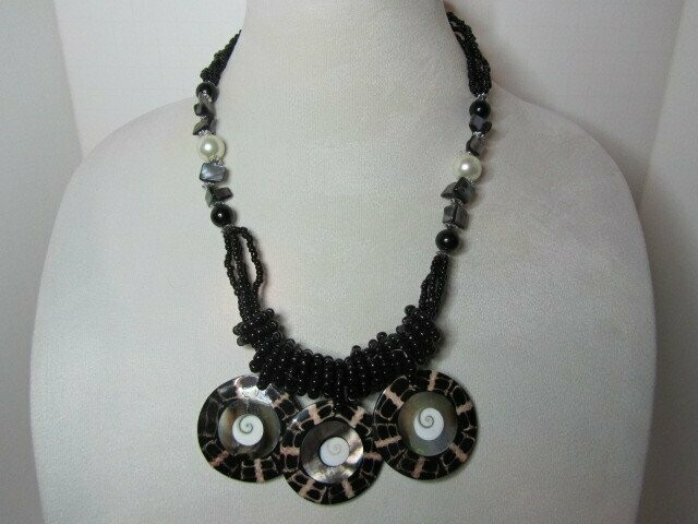Laba Laba Shell, Mother of Pearl, Shiva's Eye, Black Seed Bead Necklace Set