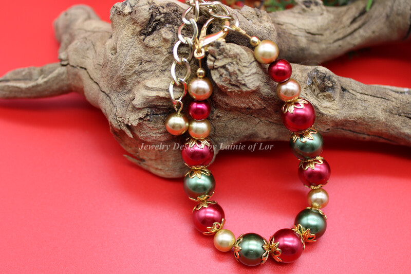 Red, Green and Gold Glass Pearls Bracelet in Goldtone